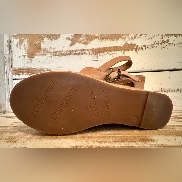 These are so beautiful and look almost brand new. - Picture 2 of 3